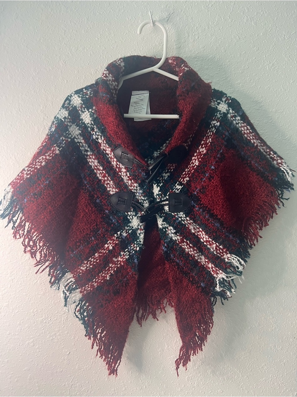 Girls 2/3T Knitted Poncho with Clasps